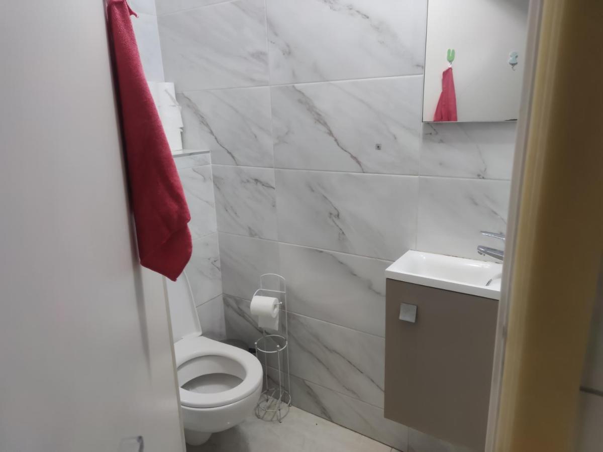 Chambre Privee A Bobigny -Salle De Bain Et Toilettes Sont Commune, -Pas De Cuisine エクステリア 写真